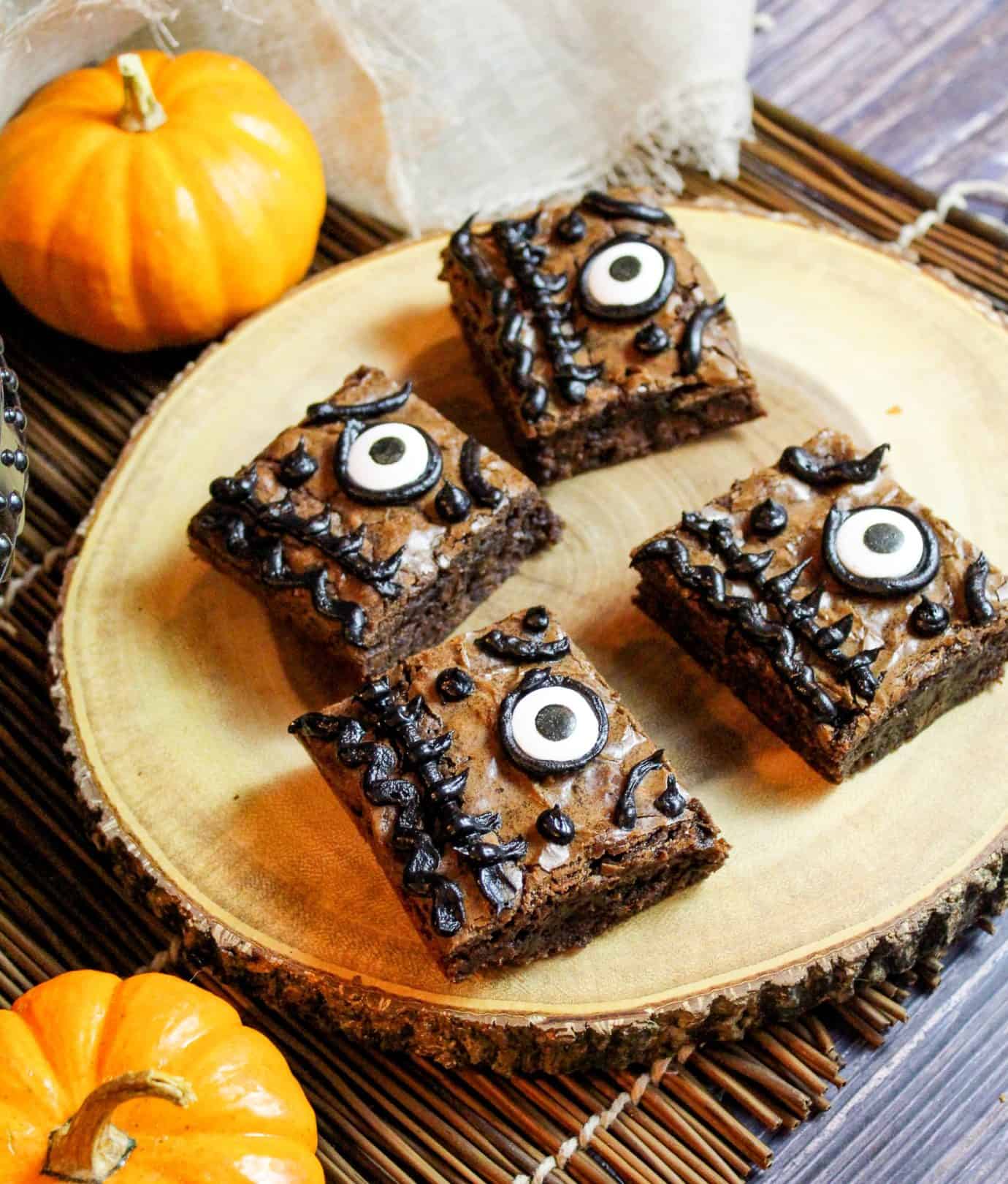Halloween Movie Night Snacks
 27 Halloween Movie Night Snacks [for Kids & Adults]