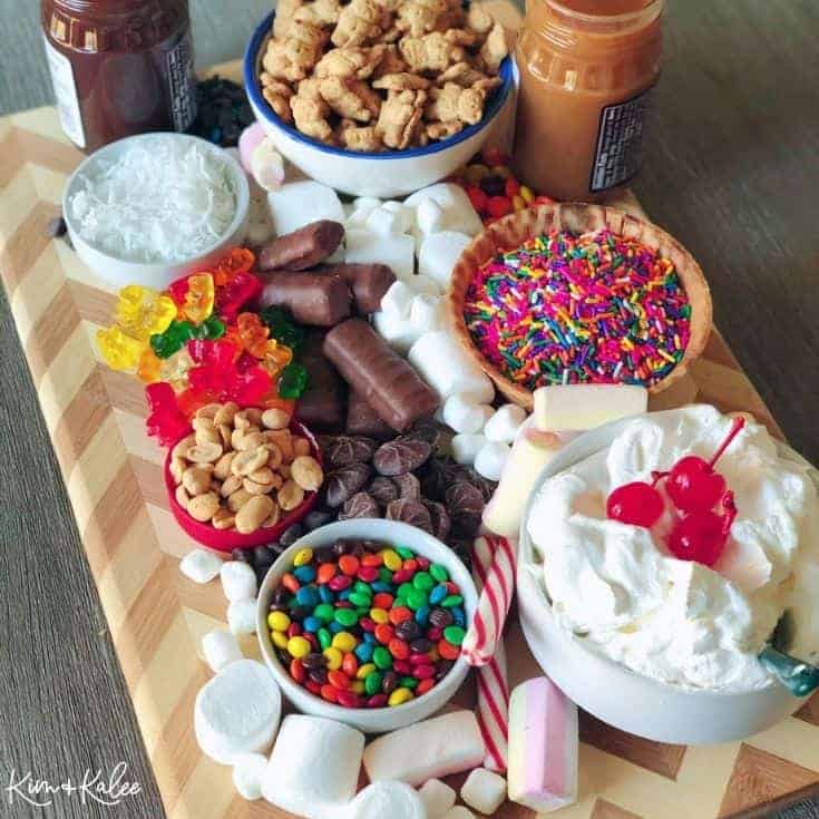 Ice-Cream-Sundae-Charcuterie-Board