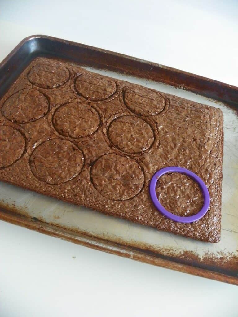 cutting brownies with cookie cutter