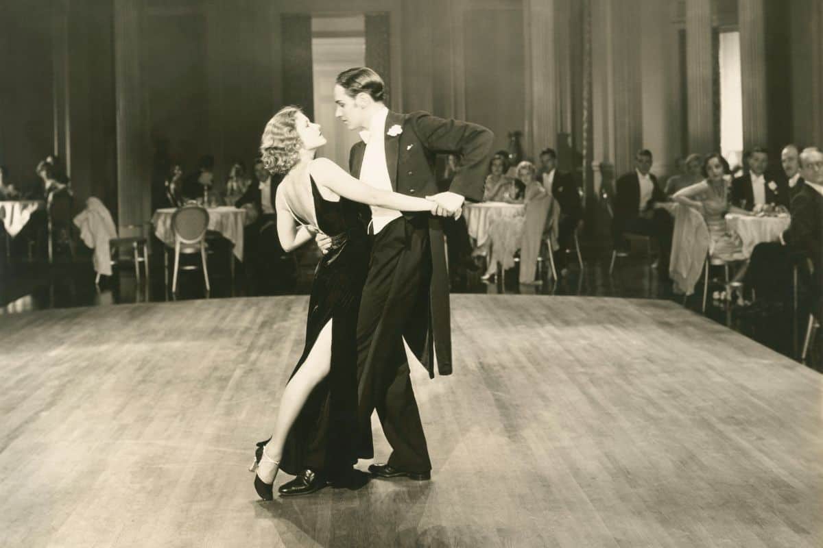 1920s dancing couple