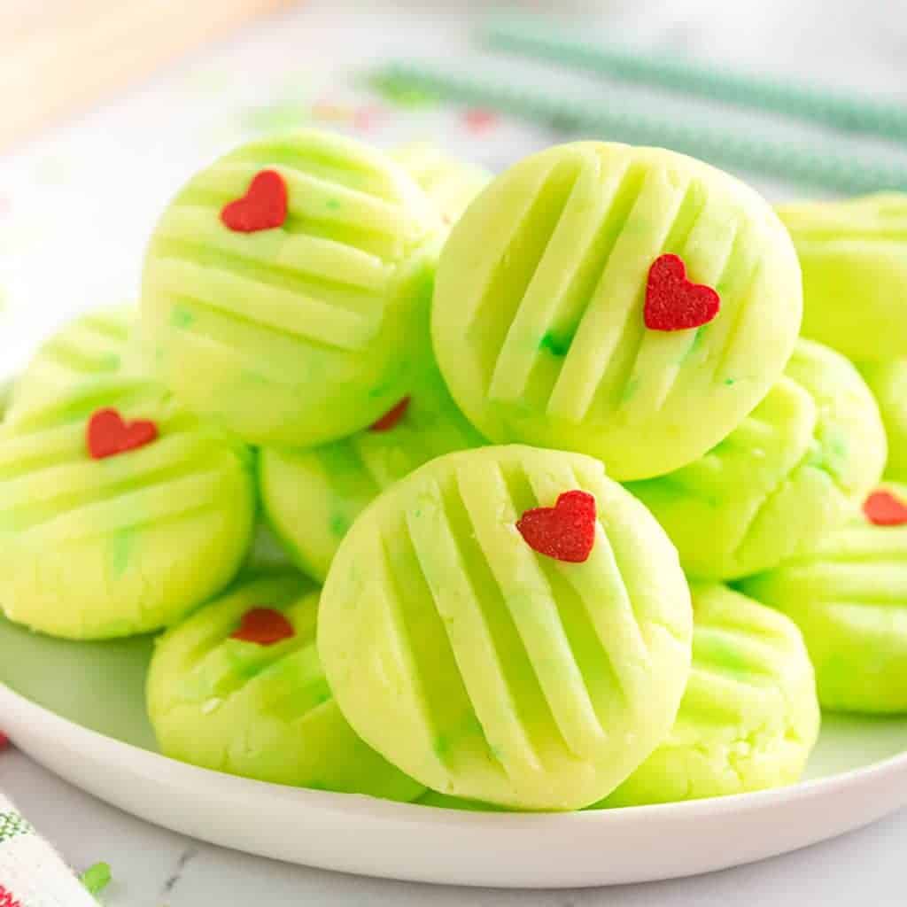 35+ Best Grinch Movie Night Snacks for a Family Party