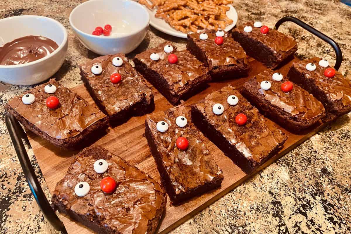 process shot of decorating brownies